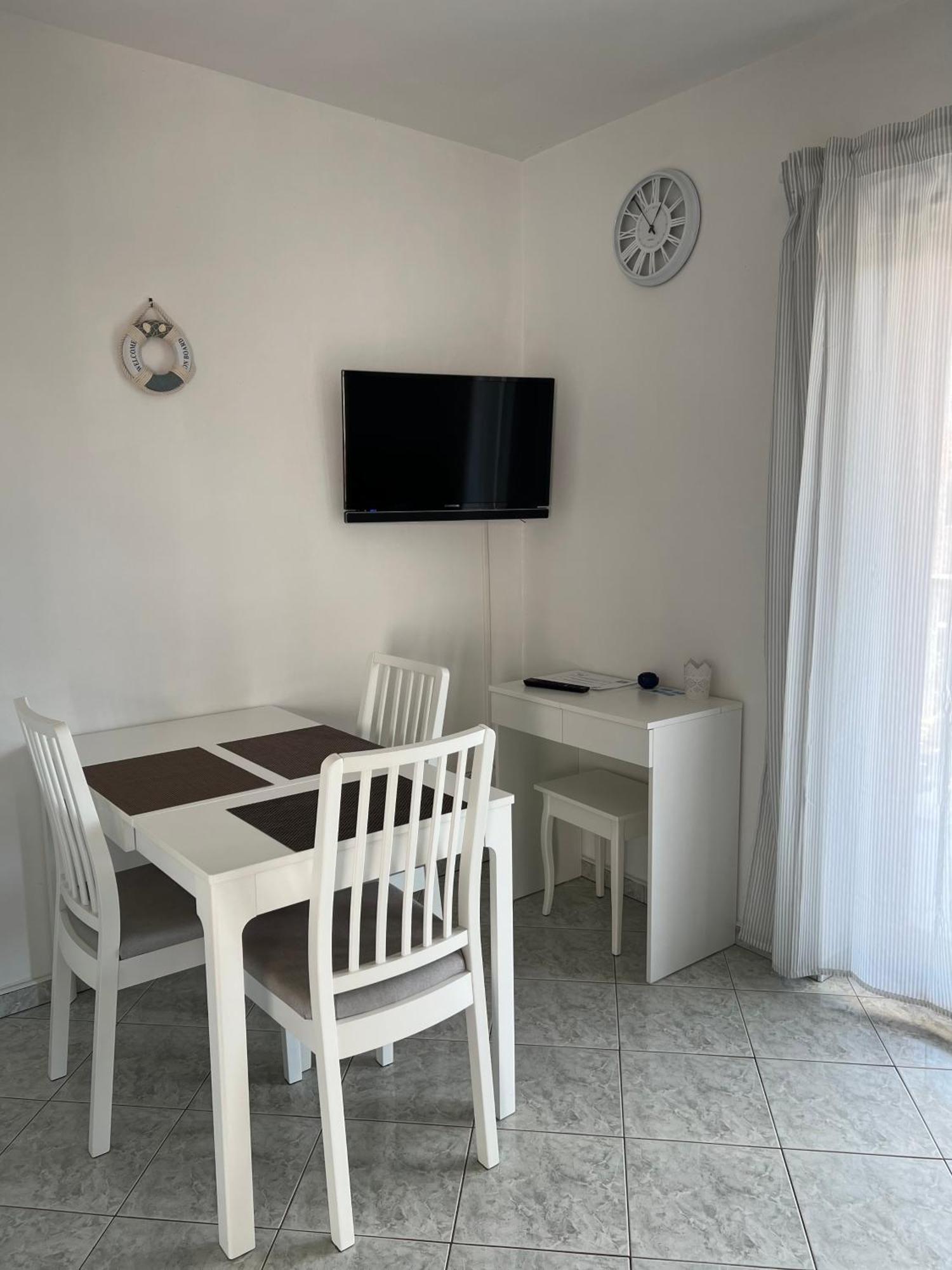 Апартаменты Nada And Family Ровиньско село Экстерьер фото